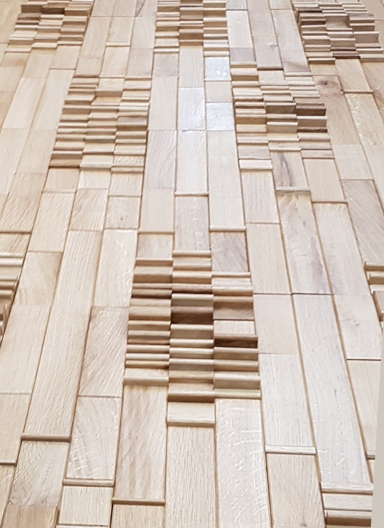 Sculptural tiles in oak