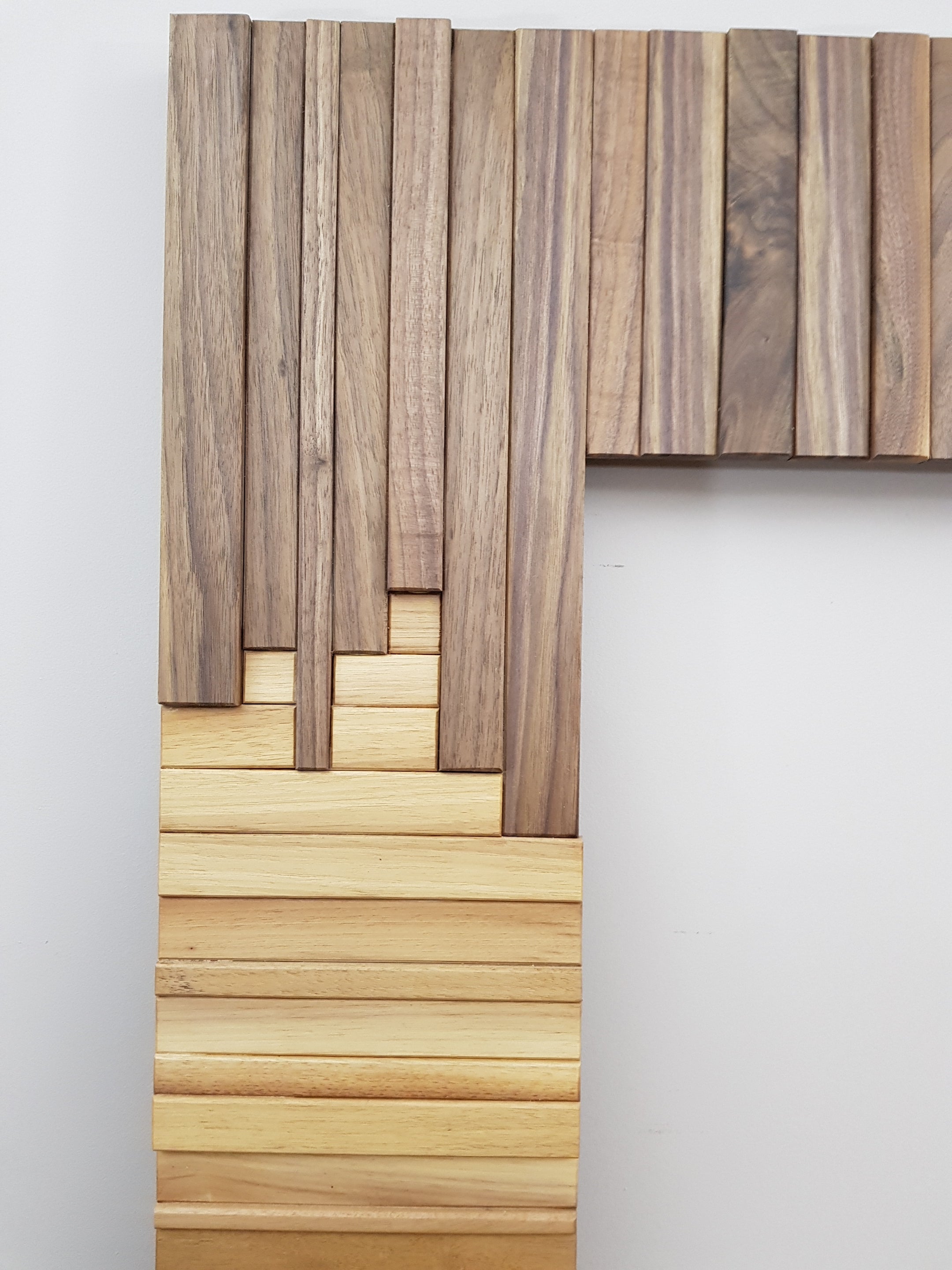 Centrepiece mirror in black and white walnut