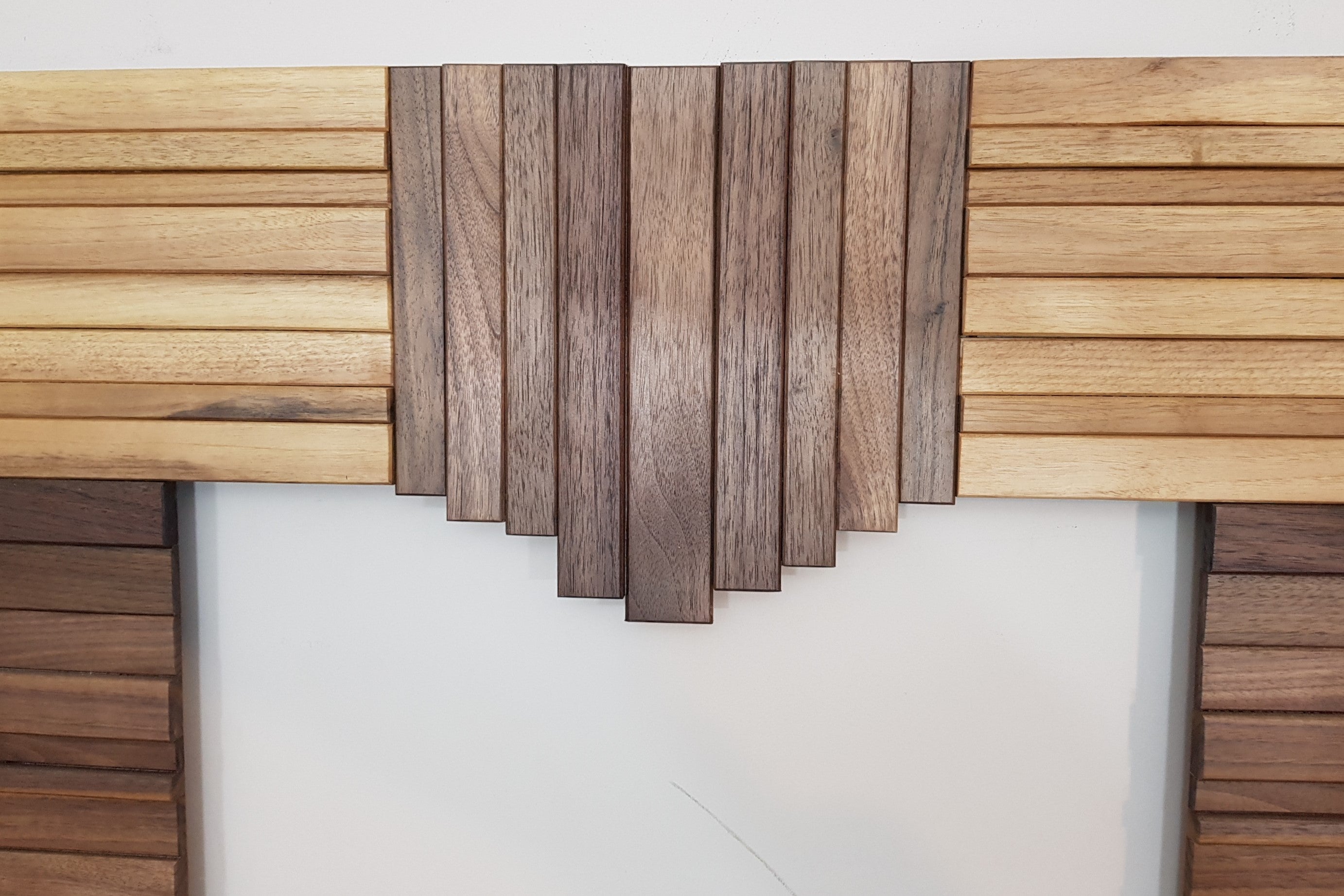 Centrepiece mirror in black and white walnut