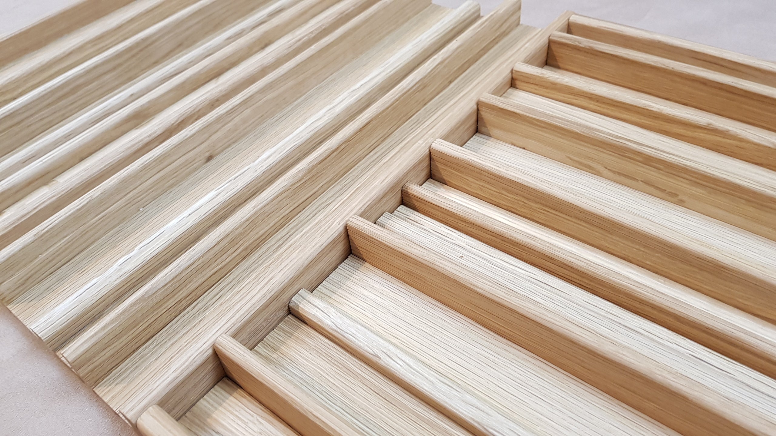 acoustic wall panel in oak - for mid tones