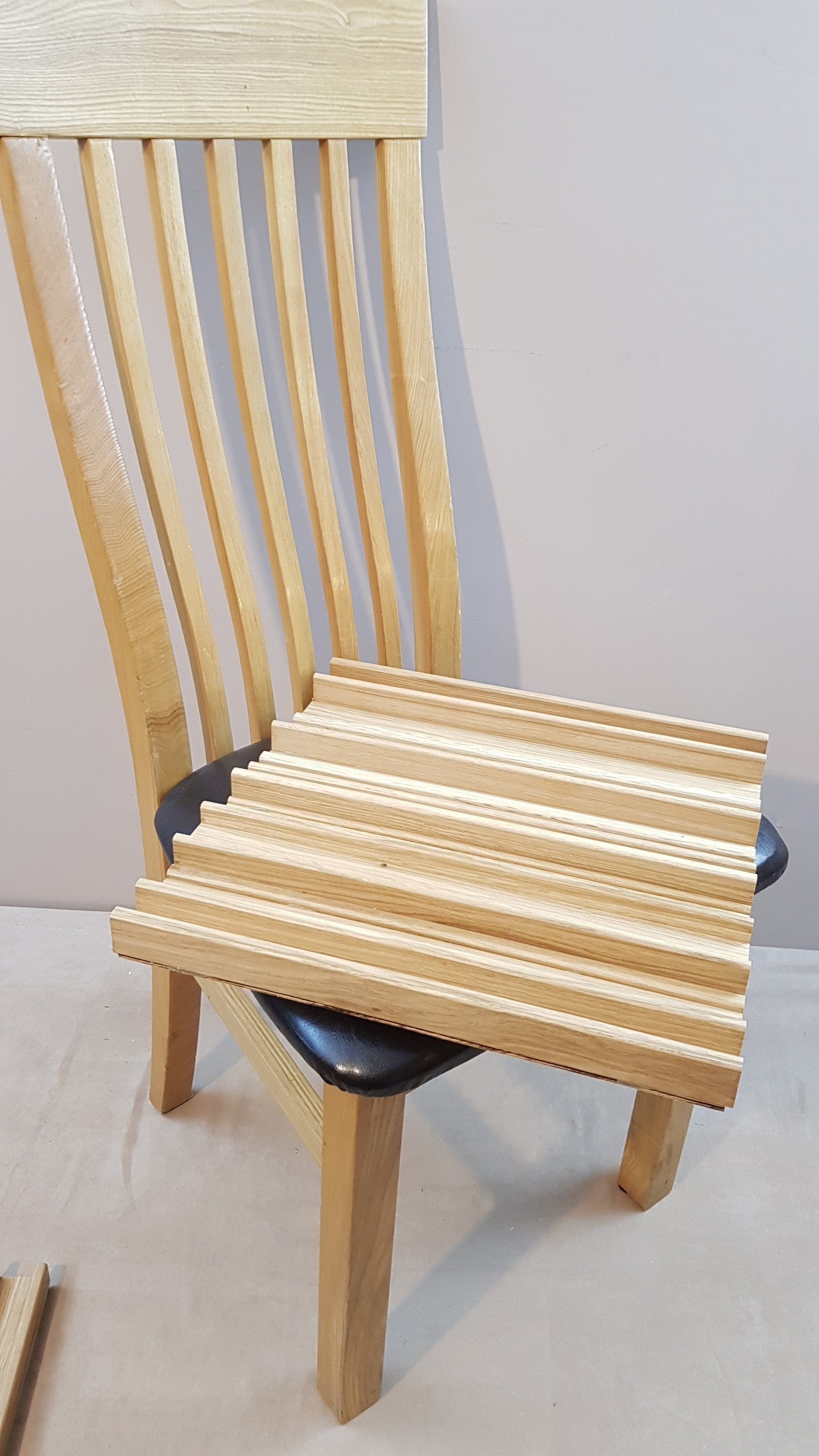 acoustic wall panel in oak - for mid tones