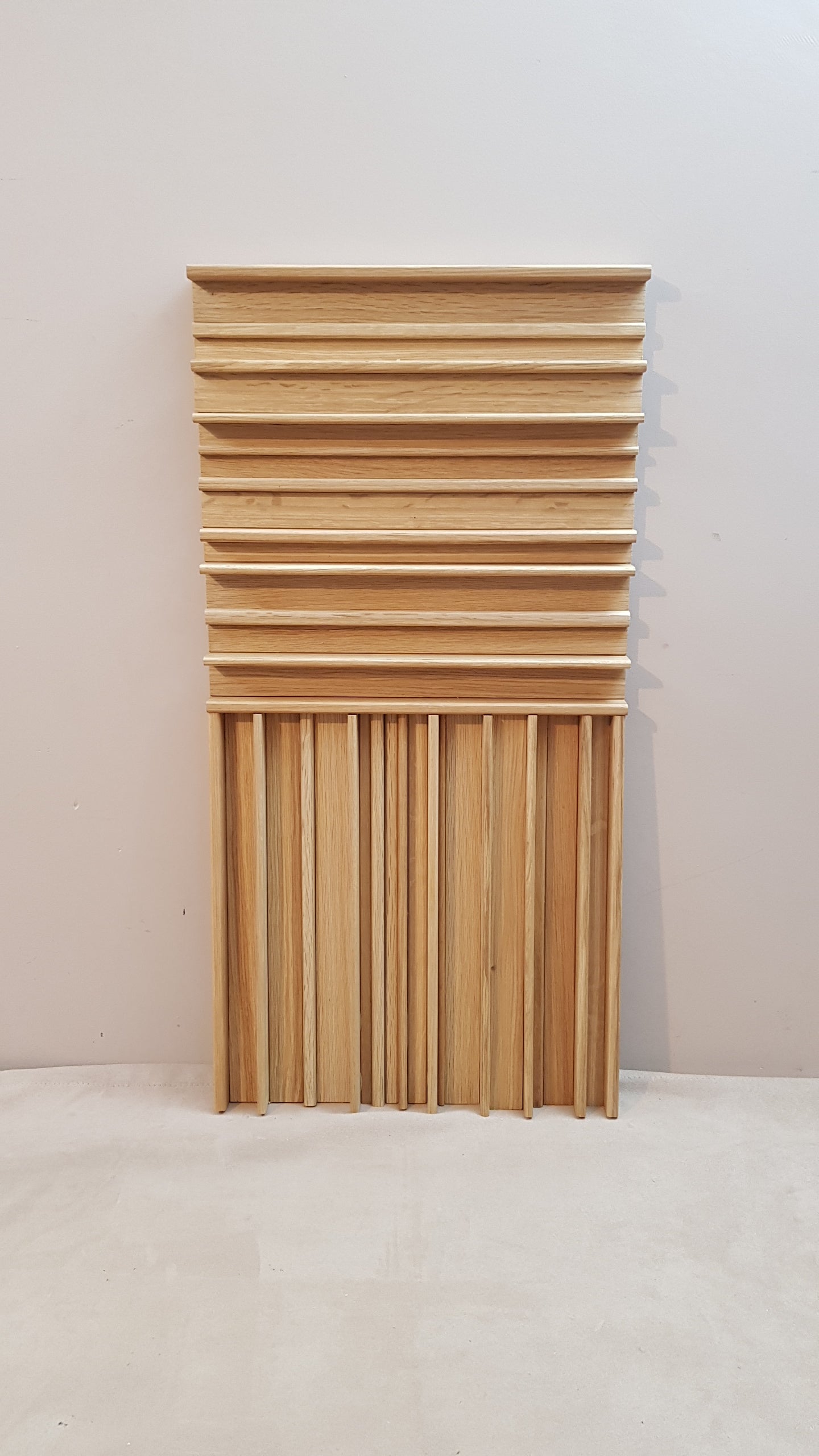 acoustic wall panel in oak - for mid tones