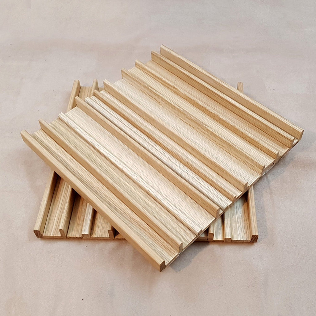 acoustic wall panel in oak - for mid tones