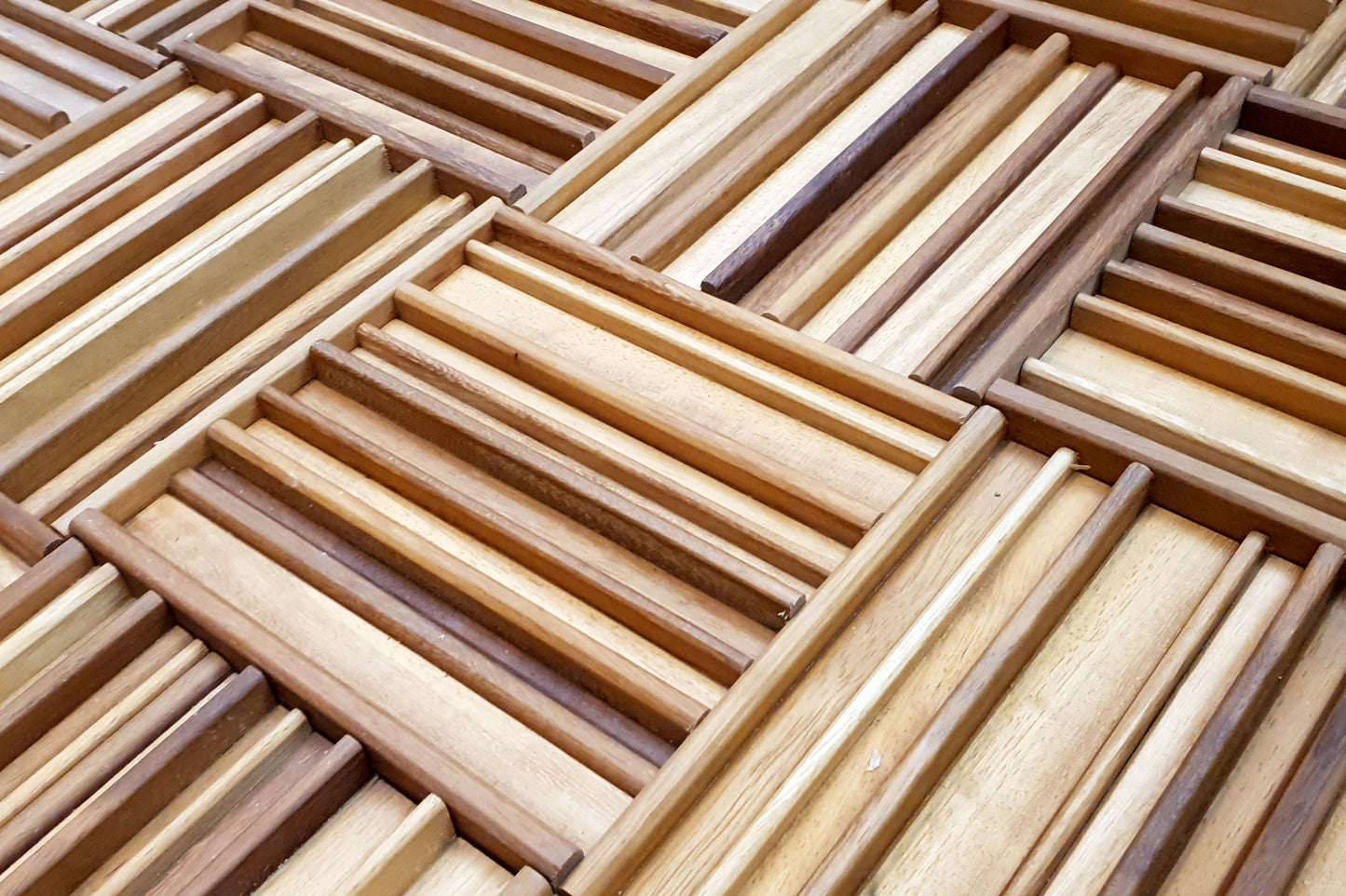 Diffuser tiles in mahogany